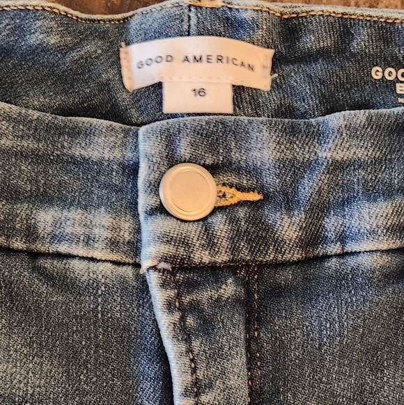 Good American Good Classic Slim Bootcut Jeans - Picture 6 of 11